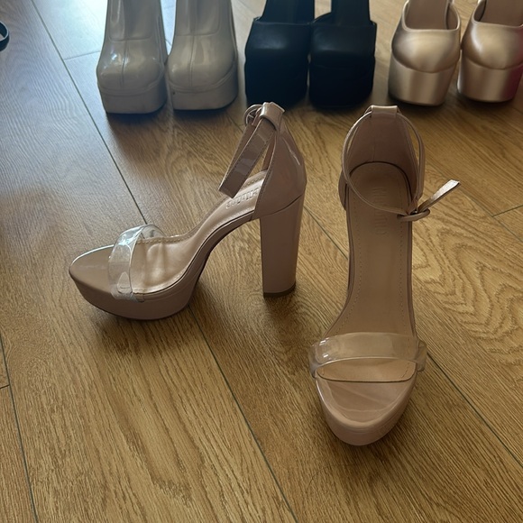 Clear platforms heels - Picture 2 of 3